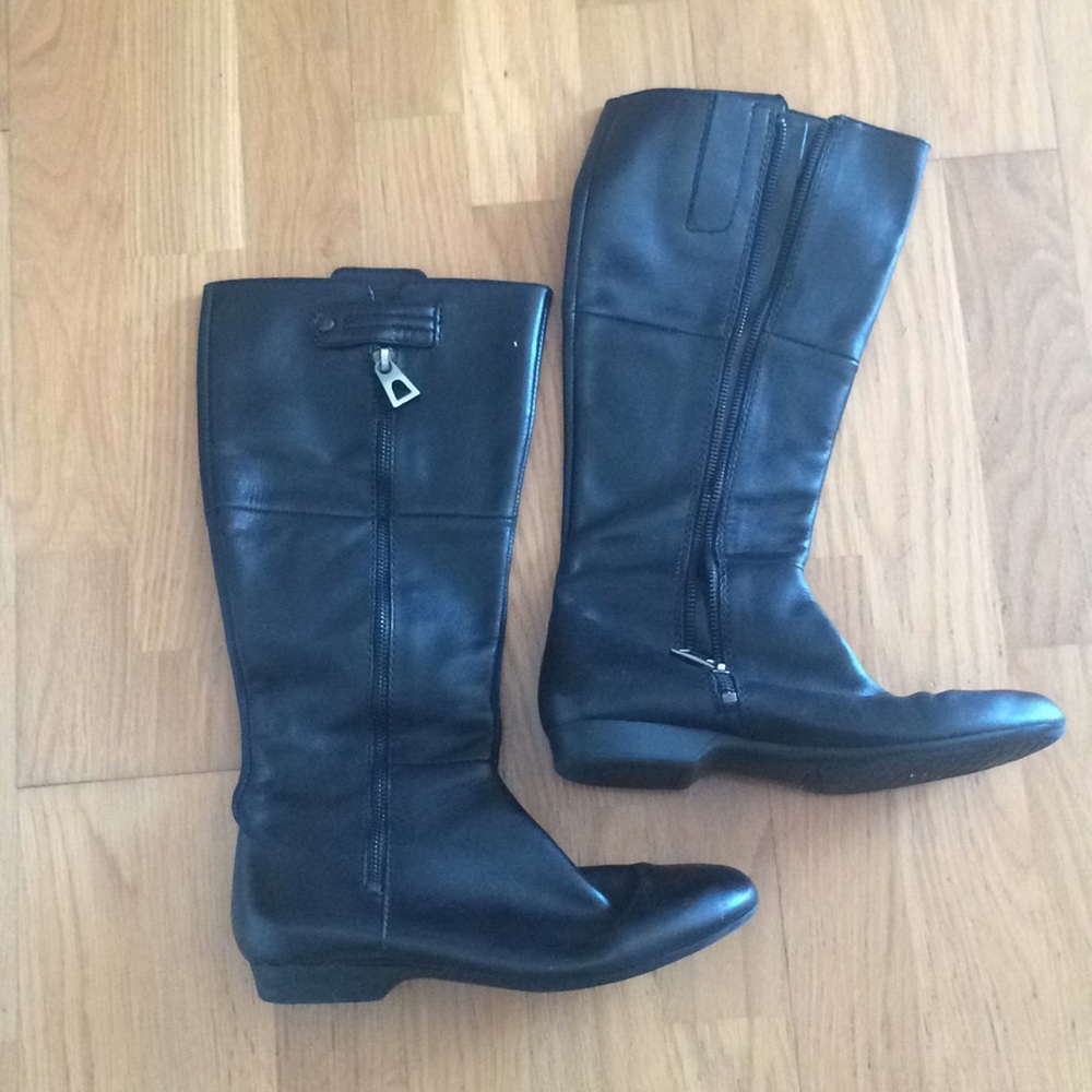 Black boots